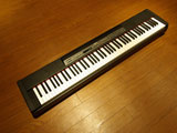 YAMAHA P-90